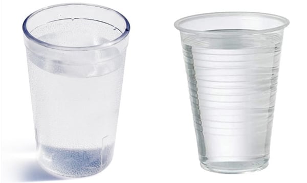 packaging 3 water uit een stevige beker wordt als betere kwaliteit beschouwd